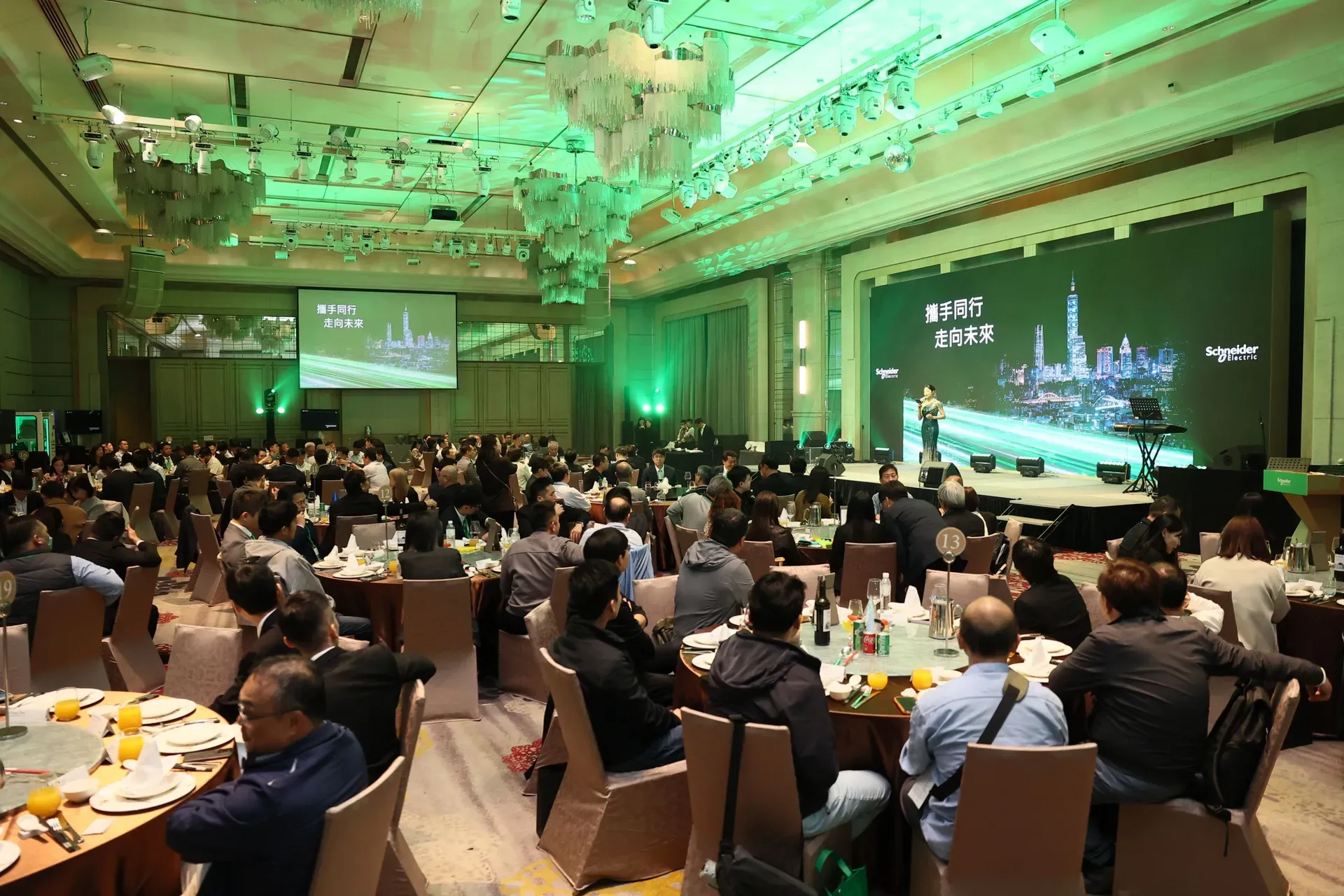 施耐德電機 Partner Day 晚宴會場燈光佈置