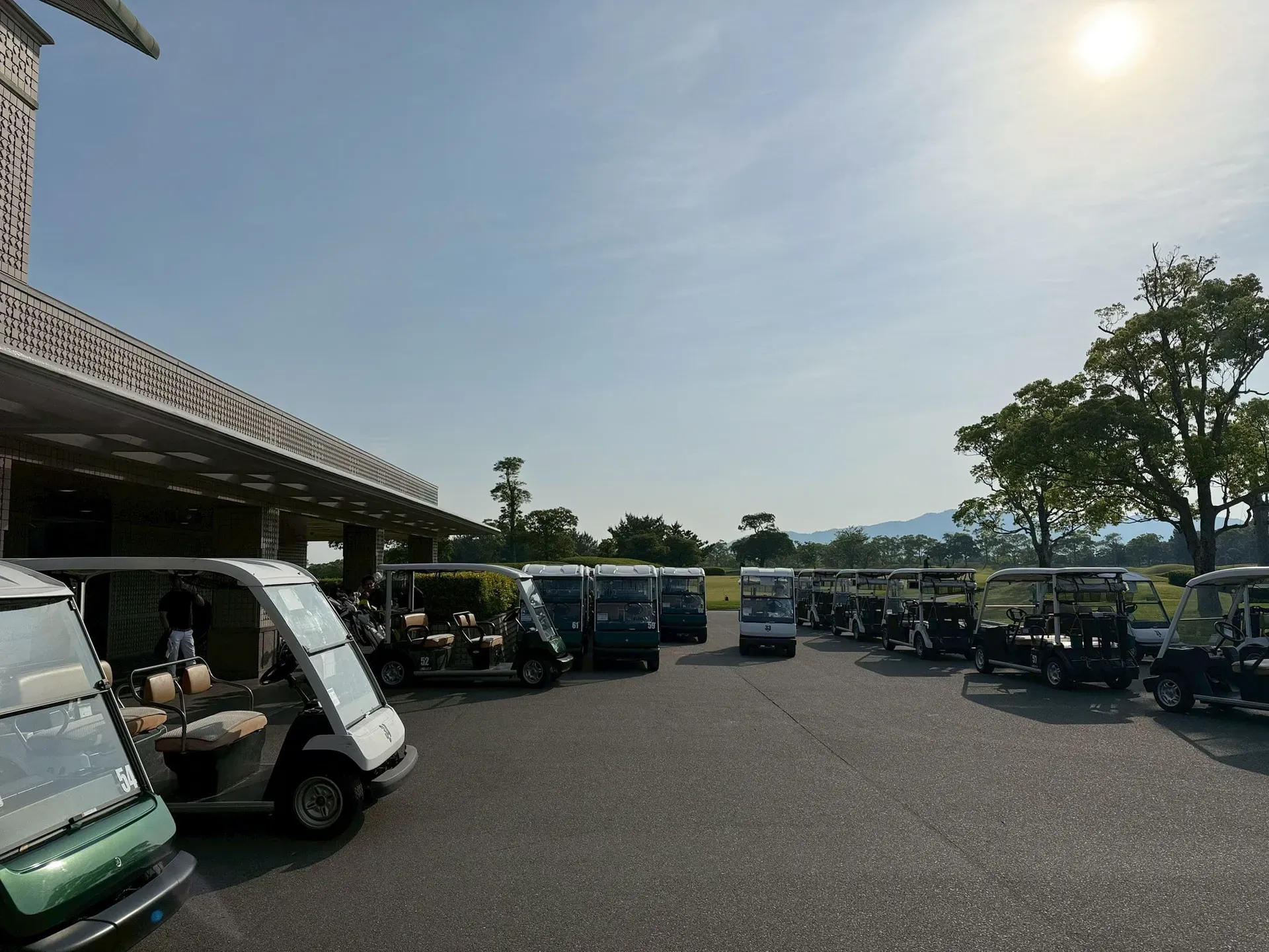 Seagate APJ Innovation Summit 會場外接駁車隊